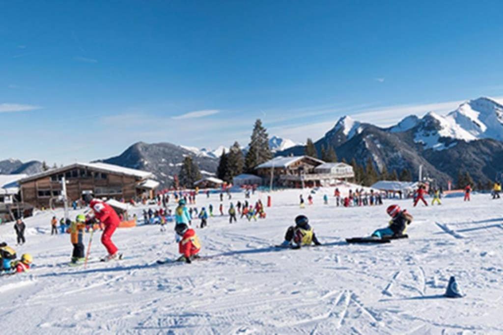 L'Enchalpe, Grand Et Lumineux Studio Avec Coin Montagne 5 Personnes, 60M Des Pistes, Piscine Couverte, Wifi, Grand Balcon Expo Est, Draps Non Compris Saint-Jean-dʼAulps Exterior foto